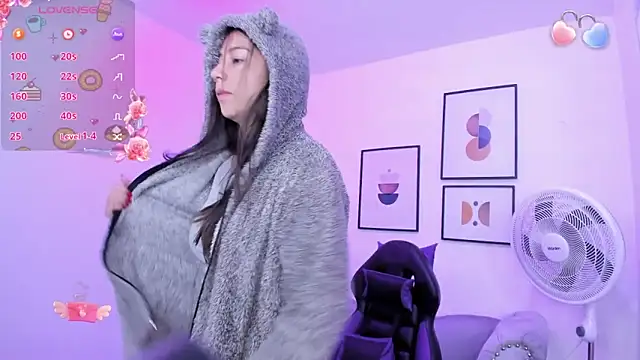 Ema louis  online show from 01.30.25