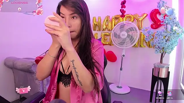 Ema louis  online show from 02.18.25