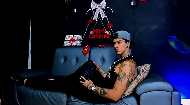 Snapshot of JUSTIN_FULLER1 chatting on 12.07.24 JUSTIN FULLER1 online show from 12.07.24