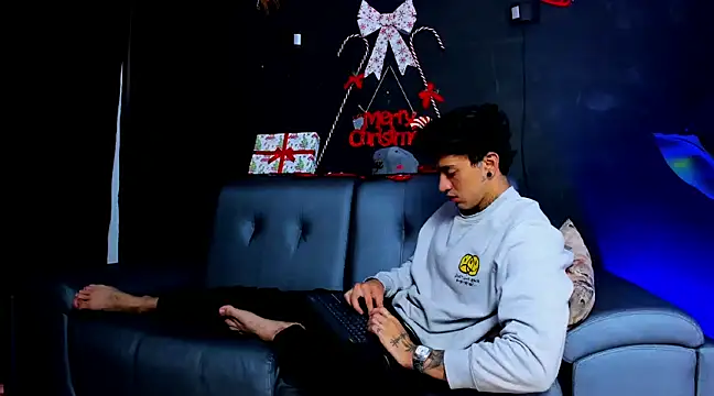 Snapshot of JUSTIN_FULLER1 chatting on 12.10.24 JUSTIN FULLER1 online show from 12.10.24