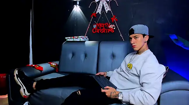 Snapshot of JUSTIN_FULLER1 chatting on 12.13.24 JUSTIN FULLER1 online show from 12.13.24