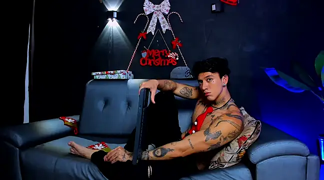 Snapshot of JUSTIN_FULLER1 chatting on 12.13.24 JUSTIN FULLER1 online show from 12.13.24