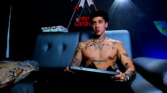 Snapshot of JUSTIN_FULLER1 chatting on 12.17.24 JUSTIN FULLER1 online show from 12.17.24