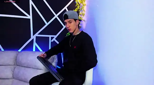 Snapshot of JUSTIN_FULLER1 chatting on 02.01.25 JUSTIN FULLER1 online show from 02.01.25