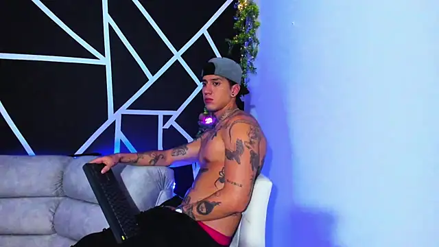 Snapshot of JUSTIN_FULLER1 chatting on 02.02.25 JUSTIN FULLER1 online show from 02.02.25