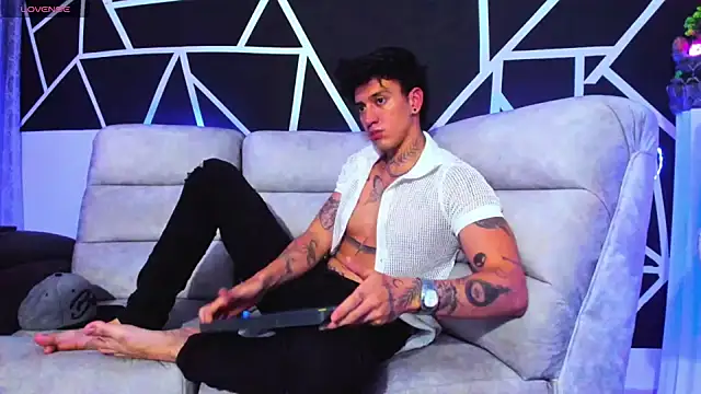 Snapshot of JUSTIN_FULLER1 chatting on 02.04.25 JUSTIN FULLER1 online show from 02.04.25