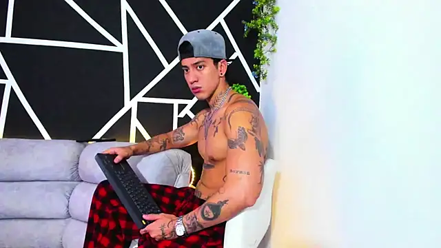 Snapshot of JUSTIN_FULLER1 chatting on 02.06.25 JUSTIN FULLER1 online show from 02.06.25