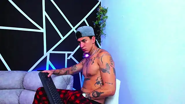 Snapshot of JUSTIN_FULLER1 chatting on 02.09.25 JUSTIN FULLER1 online show from 02.09.25