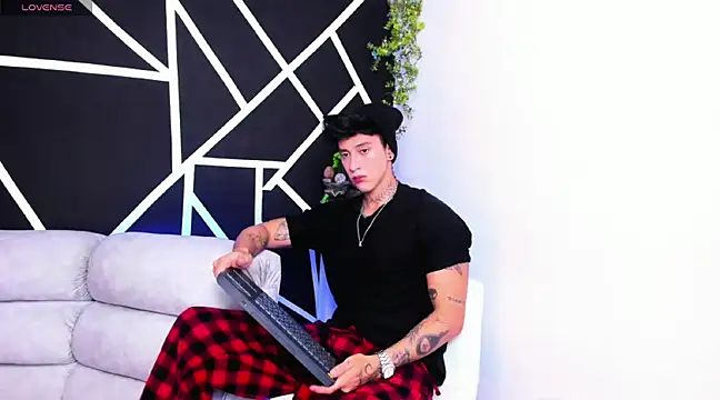 Snapshot of JUSTIN_FULLER1 chatting on 02.15.25 JUSTIN FULLER1 online show from 02.15.25