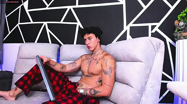 Snapshot of JUSTIN_FULLER1 chatting on 02.15.25 JUSTIN FULLER1 online show from 02.15.25