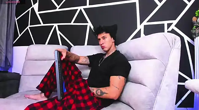 Snapshot of JUSTIN_FULLER1 chatting on 02.16.25 JUSTIN FULLER1 online show from 02.16.25