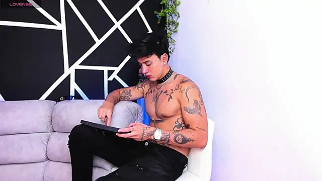 Snapshot of JUSTIN_FULLER1 chatting on 02.24.25 JUSTIN FULLER1 online show from 02.24.25