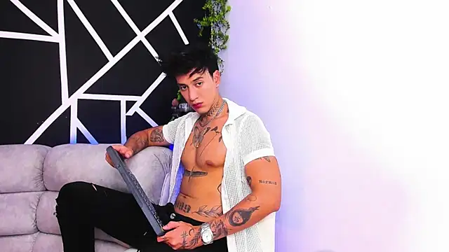 Snapshot of JUSTIN_FULLER1 chatting on 02.25.25 JUSTIN FULLER1 online show from 02.25.25