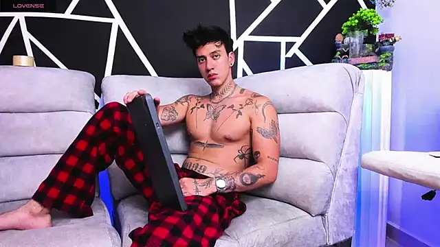 Snapshot of JUSTIN_FULLER1 chatting on 02.27.25 JUSTIN FULLER1 online show from 02.27.25