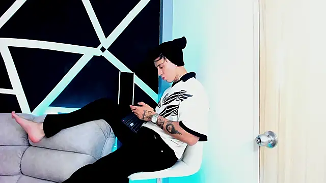 Snapshot of JUSTIN_FULLER1 chatting on 09.11.25 JUSTIN FULLER1 online show from 09.11.25