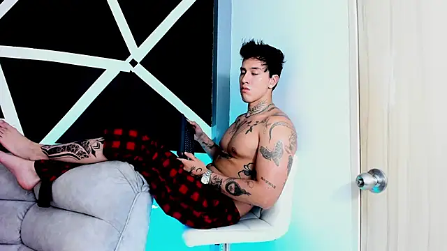 Snapshot of JUSTIN_FULLER1 chatting on 09.23.25 JUSTIN FULLER1 online show from 09.23.25