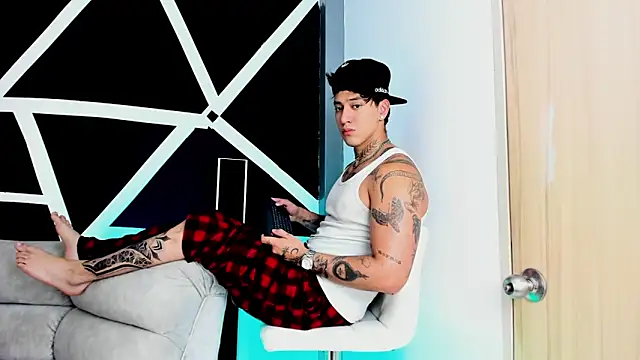 Snapshot of JUSTIN_FULLER1 chatting on 10.17.25 JUSTIN FULLER1 online show from 10.17.25