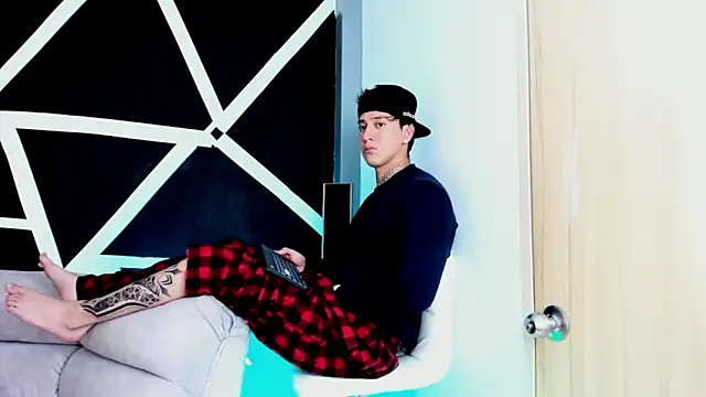 Snapshot of JUSTIN_FULLER1 chatting on 10.20.25 JUSTIN FULLER1 online show from 10.20.25