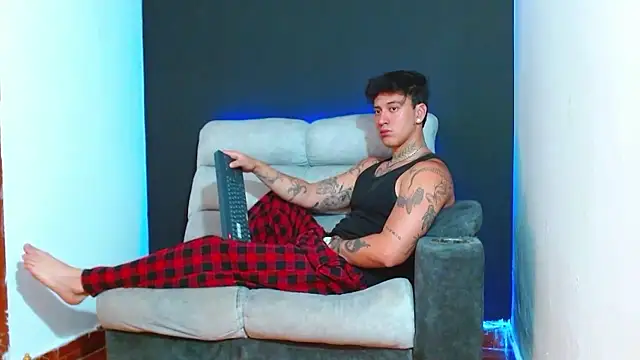 JUSTIN FULLER1 online show from 01.12.26