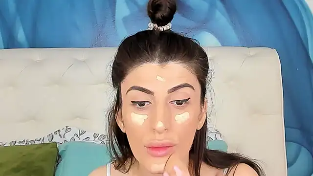 SkinnyDolly online show from 11.03.25