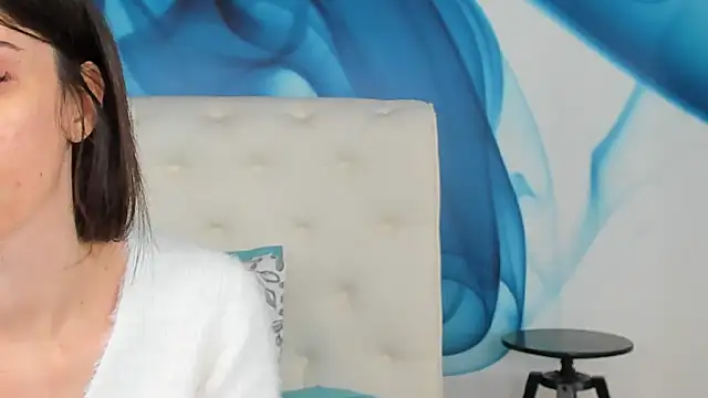 Snapshot of SkinnyDolly chatting on 04.16.26 SkinnyDolly online show from 04.16.26