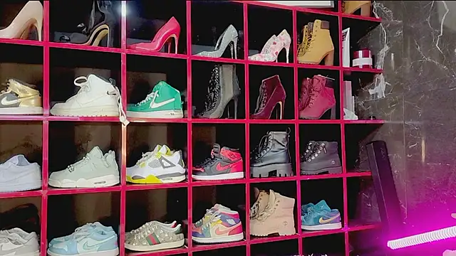 Indianbrownie online show from 03.18.26