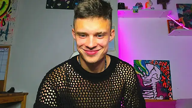 Snapshot of hornyadamsex chatting on 09.26.25 hornyadamsex online show from 09.26.25