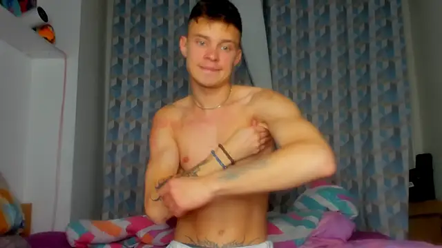 Snapshot of hornyadamsex chatting on 10.22.25 hornyadamsex online show from 10.22.25