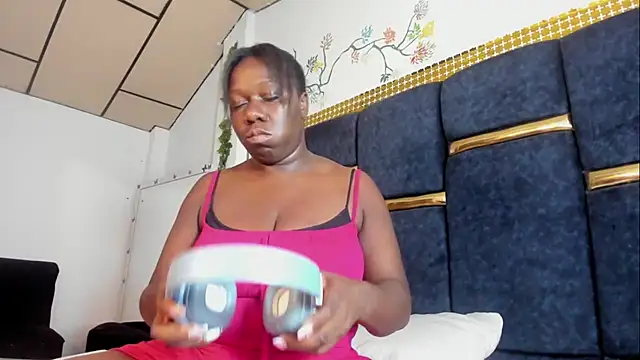 Snapshot of skaysanchez1 chatting on 09.24.25 skaysanchez1 online show from 09.24.25