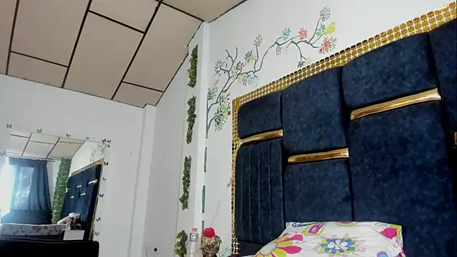 Snapshot of skaysanchez1 chatting on 09.25.25 skaysanchez1 online show from 09.25.25