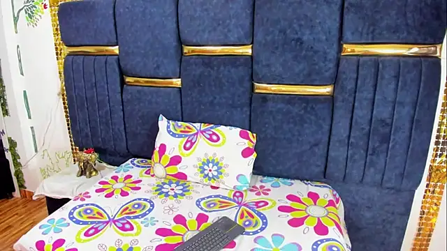 Snapshot of skaysanchez1 chatting on 10.11.25 skaysanchez1 online show from 10.11.25