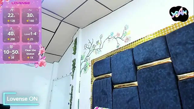 Snapshot of skaysanchez1 chatting on 10.31.25 skaysanchez1 online show from 10.31.25