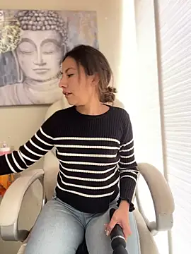 im lorein online show from 03.17.25
