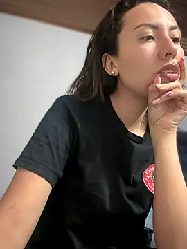 Snapshot of im_lorein chatting on 10.04.25 im lorein online show from 10.04.25