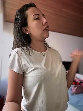 Snapshot of im_lorein chatting on 11.04.25 im lorein online show from 11.04.25