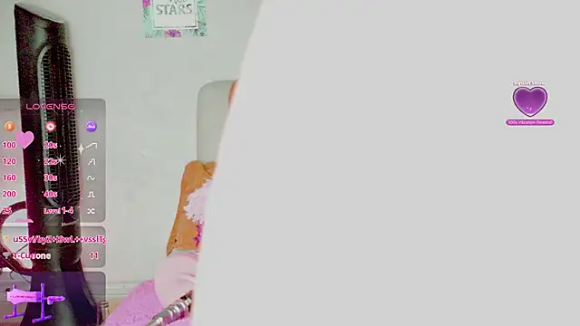 Snapshot of SAMARA_ASS chatting on 05.25.26 SAMARA ASS online show from 05.25.26