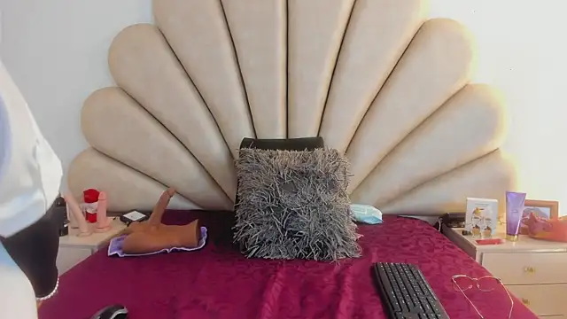 Anna  Spencer online show from 03.19.25