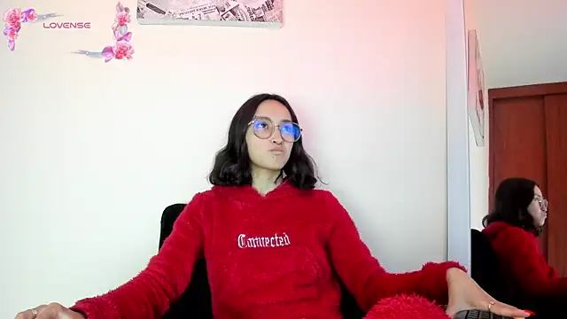 its  angelica  online show from 01.04.25