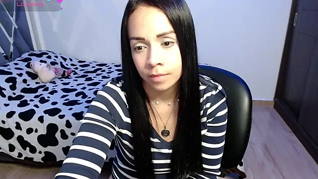 Snapshot of Amber_Lovely chatting on 12.28.24 Amber Lovely online show from 12.28.24