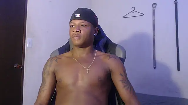 Snapshot of Alid_17 chatting on 01.08.25 Alid 17 online show from 01.08.25