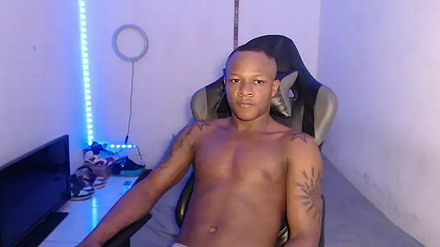 Snapshot of Alid_17 chatting on 01.13.25 Alid 17 online show from 01.13.25