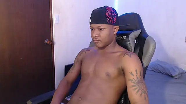 Snapshot of Alid_17 chatting on 01.14.25 Alid 17 online show from 01.14.25