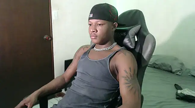 Snapshot of Alid_17 chatting on 01.19.25 Alid 17 online show from 01.19.25