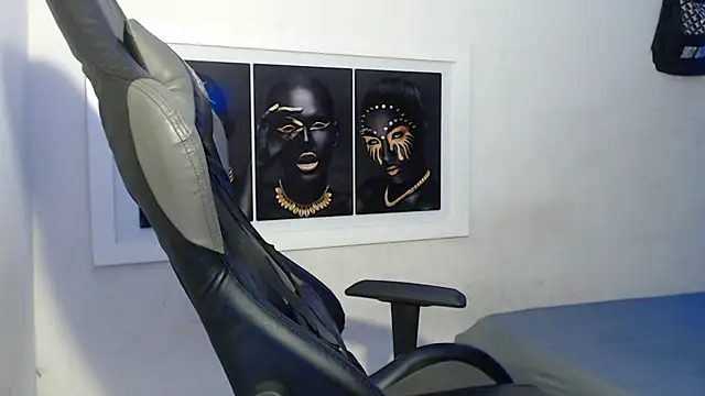 Snapshot of Alid_17 chatting on 01.21.25 Alid 17 online show from 01.21.25