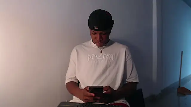 Snapshot of Alid_17 chatting on 03.12.25 Alid 17 online show from 03.12.25