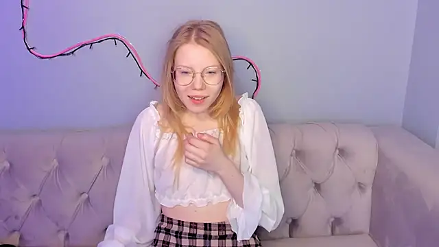 Esme Runn online show from 01.29.25