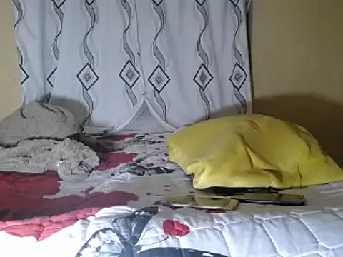 SexyRed18 online show from 12.13.24