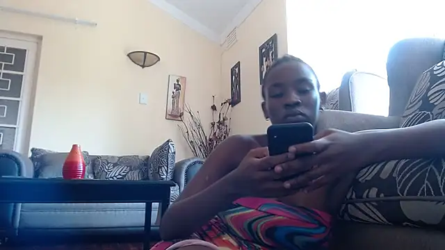 SexyRed18 online show from 02.17.25