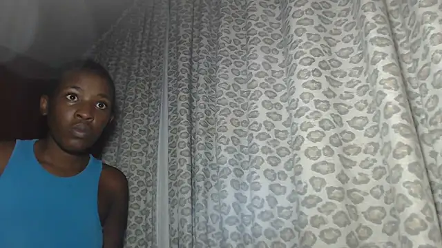 SexyRed18 online show from 03.18.25