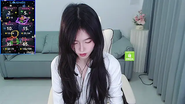 Snapshot of YiJin-a chatting on 02.04.25 YiJin-a online show from 02.04.25